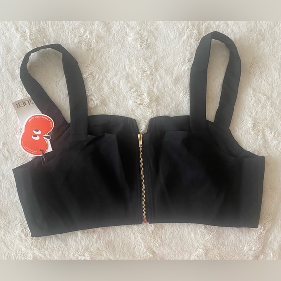 Two solid V-wire tank tops NWT - Picture 3 of 12